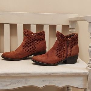 🛍️🛍️MUDD suede ankle boots